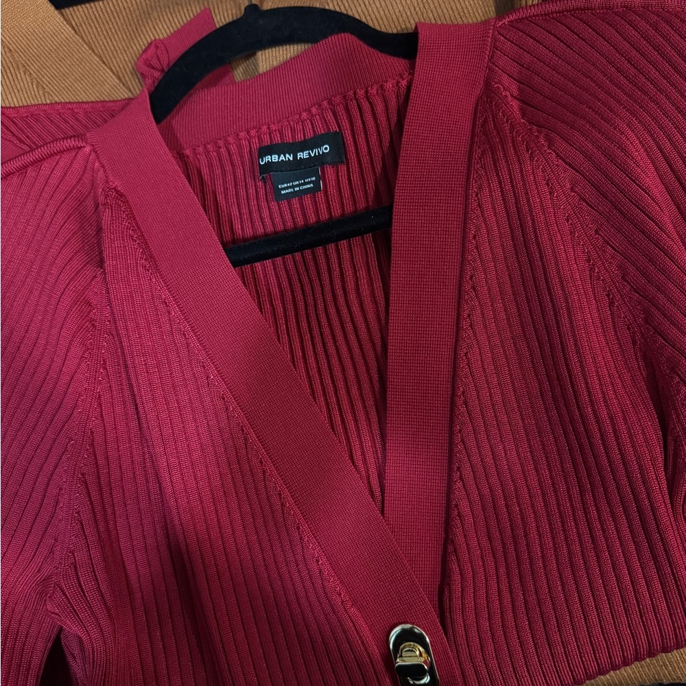 Red Ribbed Puff-Sleeve Button Cardigan - Picture 6 of 6